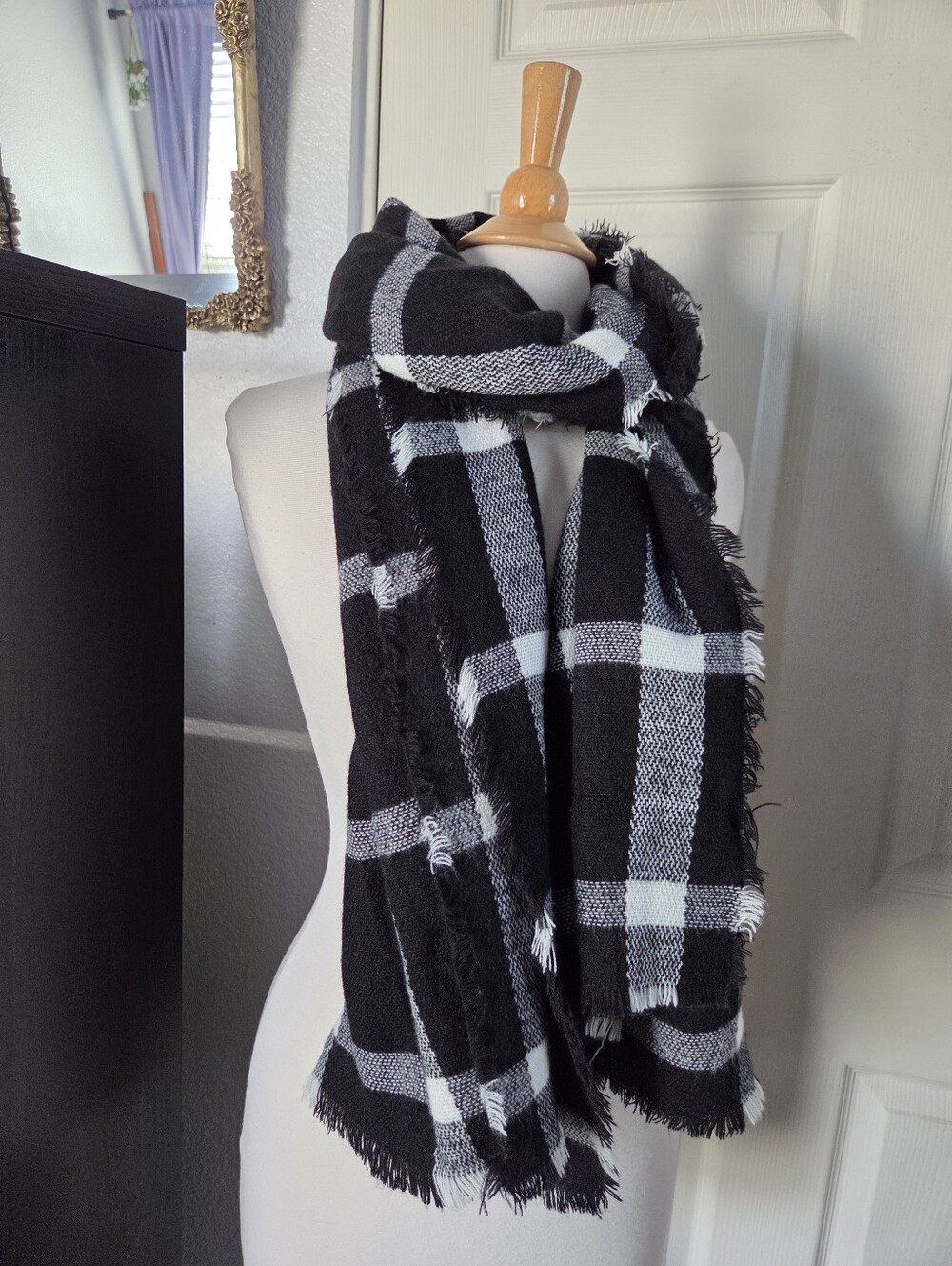 Scarf Black white plaid blanket style
